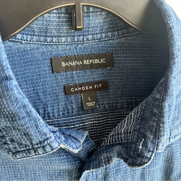 Banana Republic Camden Fit Navy Blue Textured Long Sleeve Button Down Size L - Picture 2 of 4